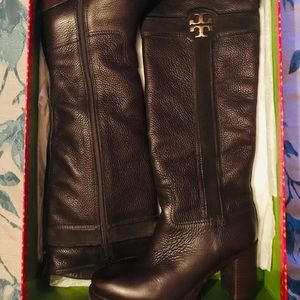 Tory Burch Heeled Leather/Suede Beautiful Size 9